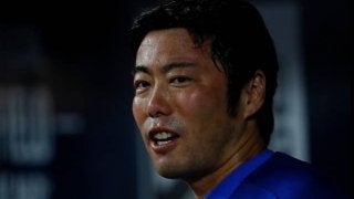 巨人復帰の上原浩治、ファンに背番号11をお披露目「よろしくお願いします！」