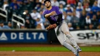 【MLB】アレナドの強すぎる肩　三塁ファールゾーンから横投げで…ダイレクト送球!?