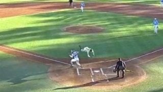 出た、忍者走塁！　米大学で驚愕プレー　前方宙返りで捕手を飛び越え先制点
