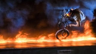 作品募集3/25まで！世界最大級の写真展『Red Bull Illume』が東京で初開催