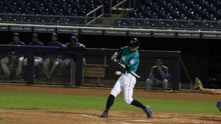 【MLB】イチロー、マイナー戦で実戦復帰＆第1打席で快音！　軽快走塁で不安払拭