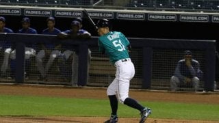 【MLB】イチロー、頭部死球後の初実戦で不安払拭　内野安打＆軽快走塁、開幕へ前進