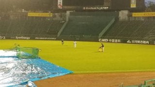 オリックスが試合後に異例の“ナイター特守”　大雨の中でのノック、その狙いは…