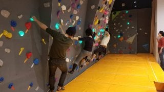 神戸ポートアイランド初のボルダリング施設「ビジョンパーク みちびクライミングウォール」が営業開始！