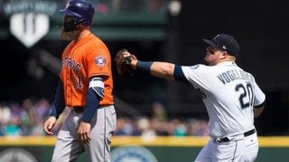 MLBで「史上最も奇妙なトリプルプレー？」　あっという間に動画再生25万回超