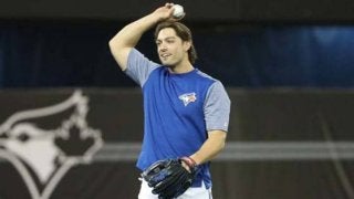 【MLB】ダイブ…いや、転倒？　「とてつもなく不自然」な美技に“困惑”の声続々