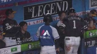 ホークス内川2号も同僚は“無視”!?　これが話題の「サイレントトリートメント」…