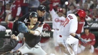 持ち味発揮して3安打2得点！広島東洋・野間が今季初のお立ち台！