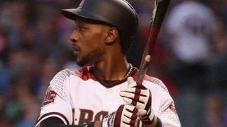 【MLB】俊足外野手の超絶美技、フェンスに足かけ“本塁打強奪“「非現実的キャッチ」