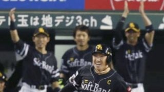 歴代9位の1800試合目で大記録！福岡ソフトバンク・内川が通算2000本安打を達成！