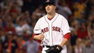 【MLB】レ軍右腕、手術から昨年復帰も…”愚行”でDL入り!?「グラブ投げ肩を負傷」