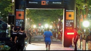 東京・丸の内をビジネスパーソンたちが快走！今年も「ブルームバーグ スクエア・マイル・リレー」が開催