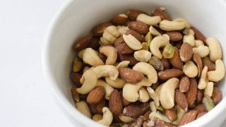 美肌や健康の味方！ナッツに含まれる栄養成分