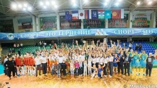 混合バレーボール国際大会で日本代表チームが銀メダル獲得