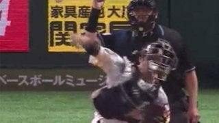 ホークス甲斐“キャノン砲”2連発　同じ大分出身、同学年の源田の盗塁阻止