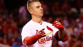 【MLB】カージナルス左翼手が“コロコロ補殺”!?　バックホームはまさかの6バウンド…