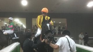 土曜東京９Ｒ・カーネーションＣは１番人気のゴージャスランチがクビ差勝ち 鹿戸師「力通り」