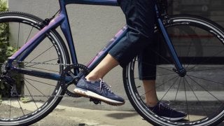 オニツカタイガー×narifuri、自転車向けの機能を取り入れた「CALIFORNIA 78 EX」発売