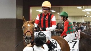 【東京5R/新馬戦】1番人気のウインゼノビアは捕らえきれず2着まで