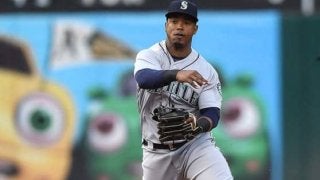 【MLB】強肩レーザー→ノールックバックタッチ　驚愕プレー2連発に大興奮「信じられない！」