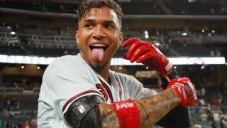 【MLB】「2022年カタールに招集」!?　ブレーブスの24歳が華麗なる“足技”を披露