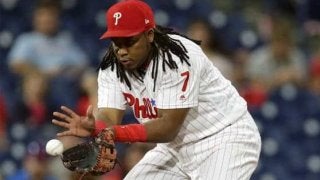 【MLB】この距離からダイレクト送球!?　米で唖然、驚愕のジャンピングスローが話題