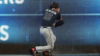 【MLB】メジャーでフェンス激突の背走美技　米解説も驚嘆「危険顧みず失点防いだ」