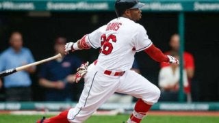 死球を受けた直後に“側転”!?　謎すぎる動きに…MLB公式は「素晴らしい」