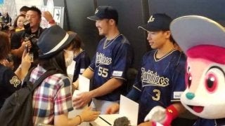 オリ＆鷹が大阪北部地震義援金の募金活動　T-岡田「1日でも早く元の生活に」