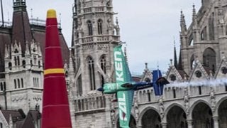 室屋義秀にショックの色ありあり。エアレース総合連覇に黄信号