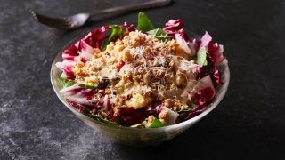 定額制サラダバーつきフィットネスジム、登場