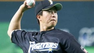 日本ハムの躍進を支える鶴岡　“優勝請負人”のベテランが見せる存在価値
