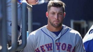 【MLB】野球転向の元NFLスター“宇野ヘディング”ばりの珍プレー　米同情「痛っ」