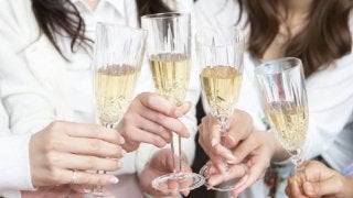 男性より病気のリスクあり！女性の健康と飲酒の関係