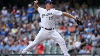 【MLB】これこそが“無回転”！　ブルワーズ「捕手」の魔球ナックル映像が凄い