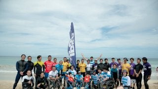 パラアスリートがサーフィンにチャレンジ!  1日限定“超”ユニバーサルビーチ