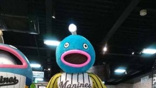 ロッテ「謎の魚」、新加入の岡に親近感!?　長男の名前が「大海=ビッグオーシャン」…