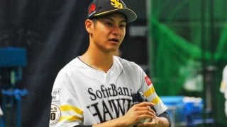 育成から支配下登録で「10」　ホークス大竹、異例の背番号となった背景は…