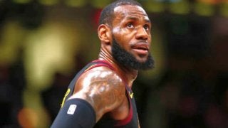 レブロン・ジェームズがレイカーズでも23番を着用するために取った行動とは？