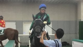 【レパードS】内田「並んだらしぶとく伸びる」グリムが粘って逃げ切り