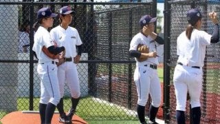 侍J女子代表に早くも洗礼…マウンドが人口芝から土に変更　監督「適応できる」