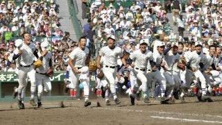 競って育んだ一体感が日大三の逆転劇を生んだ　