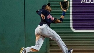 【MLB】インディアンス外野手が「ザ・キャッチ」!?　超美技に「メイズそっくり」の声