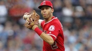 【MLB】「シモンズは神」-メジャーNO1遊撃手が背走→ほぼレフトでスーパーキャッチ