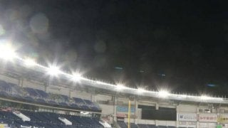 ZOZOマリンでのロッテ-ソフトバンク戦、強風のため試合開始直前に中止に