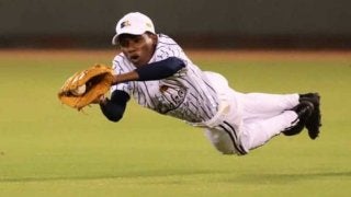 【侍U-18代表】スリランカ代表の中堅手セニヴァイラスネが好プレー連発　観客から大拍手