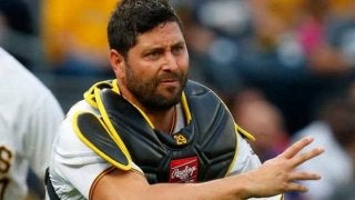 【MLB】パイレーツ正捕手が見せた“膝つきクイックスロー”が米で話題　「実在の神」