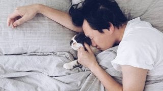 「朝から眠い…」約8割が睡眠不足を自覚、でもほとんど対策はしていない！