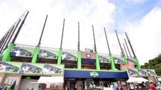 スポーツビジネスの実戦を学ぶ　鎌ケ谷スタジアムで奮闘するインターン生