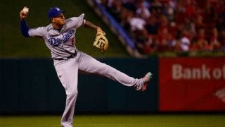 【MLB】苦しい体勢で遊撃定位置から横投げで…剛速球　マチャドの“鬼肩”は「現実離れ」